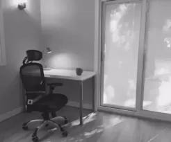 COZY LAPTOP/DESK AREA !EXCELLECT WIFI!