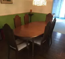 STYLISH DINING ROOM