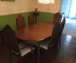 STYLISH DINING ROOM